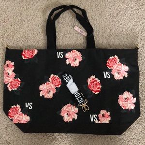 Large Floral VS Tote NWT